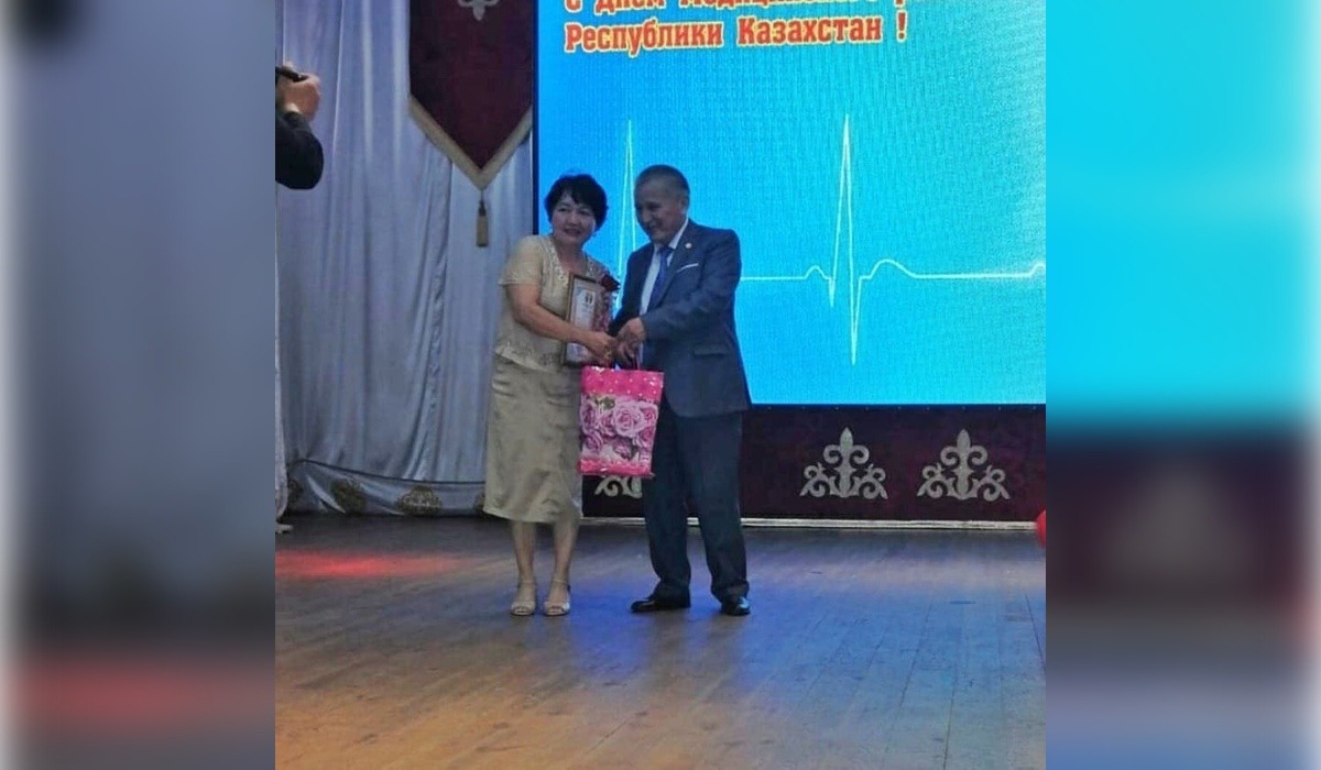 Тартымды порно видео Орыстың лесбиянкалары есектерді жалайды